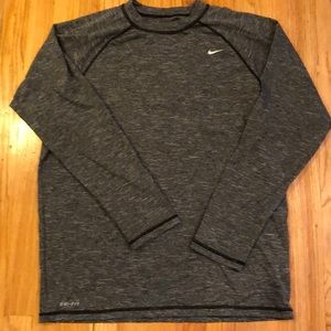 Men’s Nike Long Sleeved Tee Size M